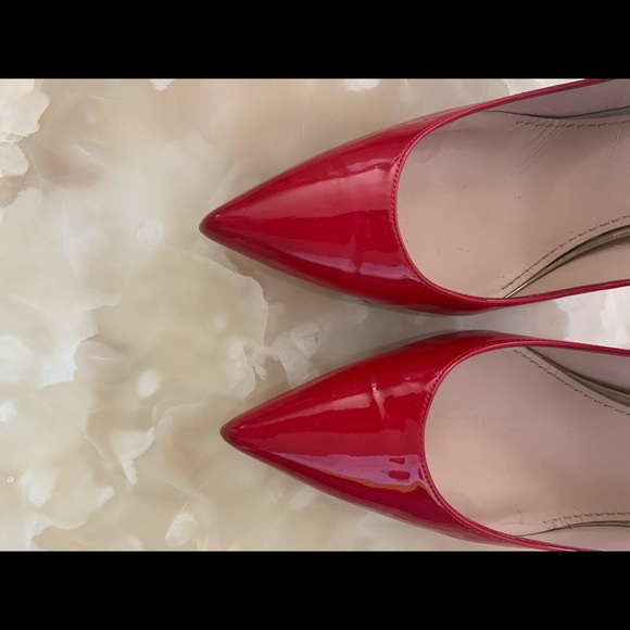 Stuart Weitzman Red Patent Leather heel pump - Picture 6 of 6